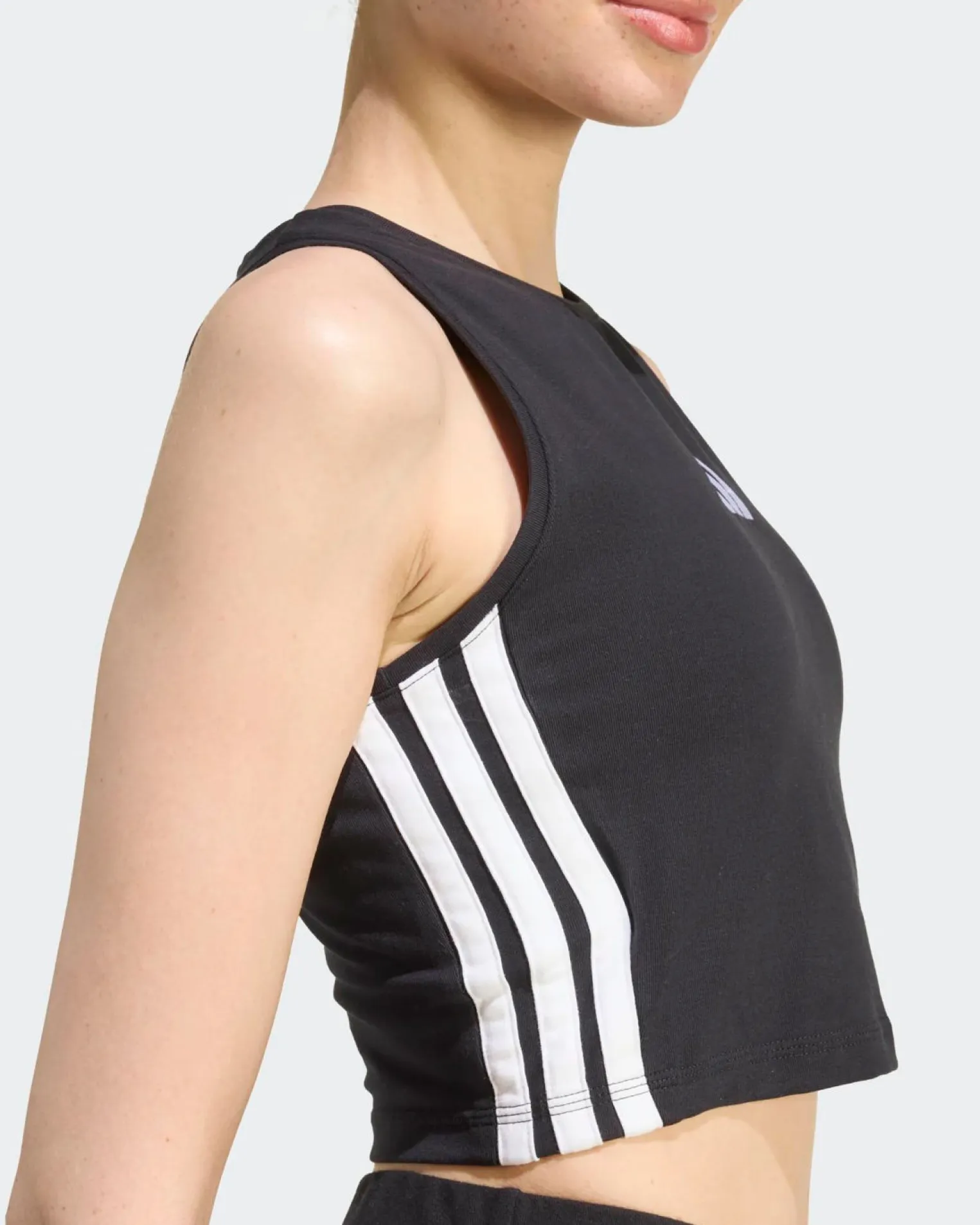 ADIDAS - CANOTTA CROPPED NERA IMBOTTITA DA DONNA - KC5181