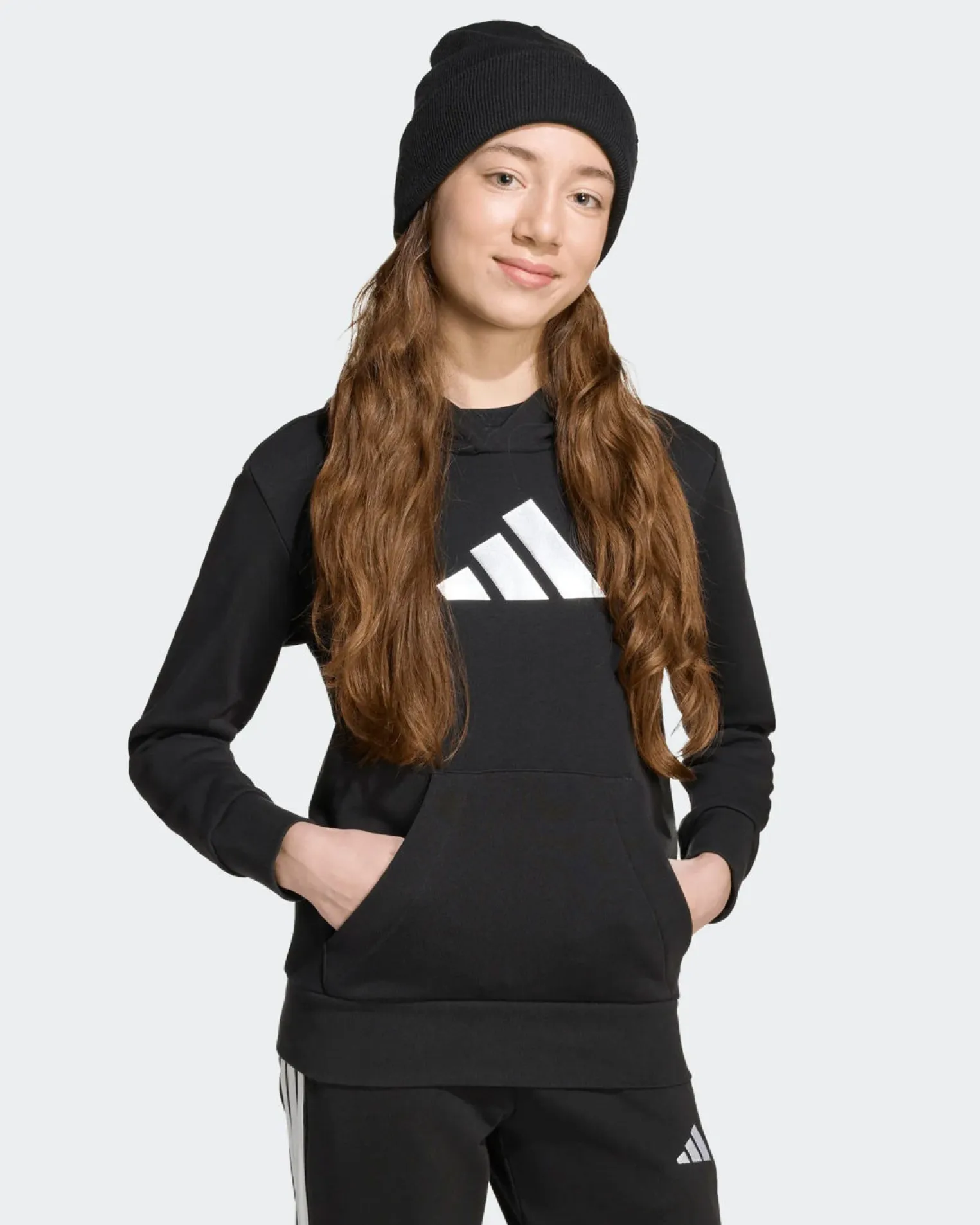 ADIDAS - FELPA NERA GRAPHIC HOODED PER RAGAZZI CON CAPPUCCIO - JV5267