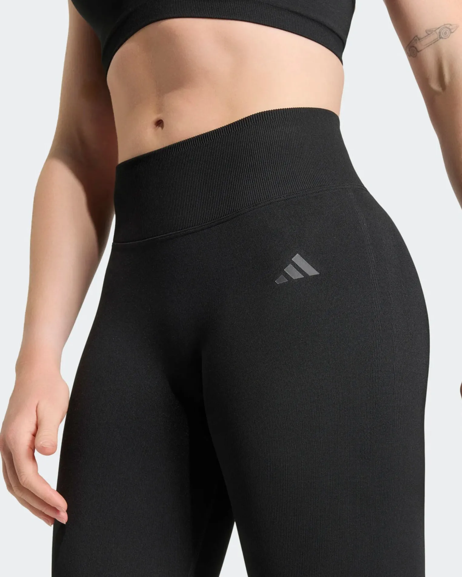 ADIDAS - LEGGINGS NERI PER ALLENAMENTO KNIT SCRUNCH 7/8 - KG9199