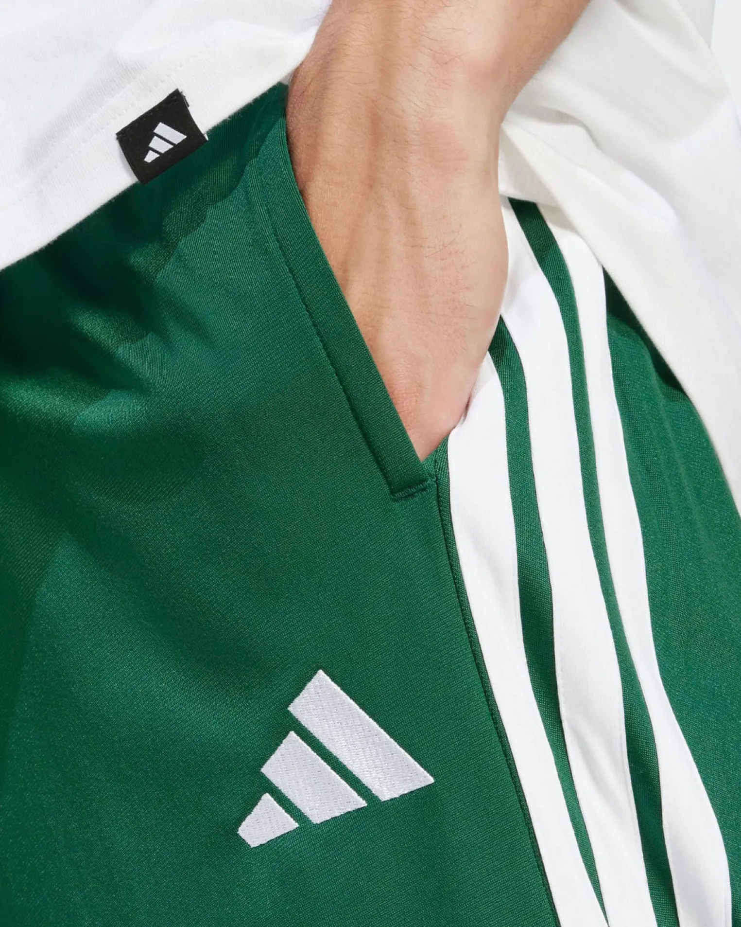 ADIDAS - PANTALONE VERDE PER ALLENAMENTO DA UOMO 3 STRISCE IN ACETATO - JI8806
