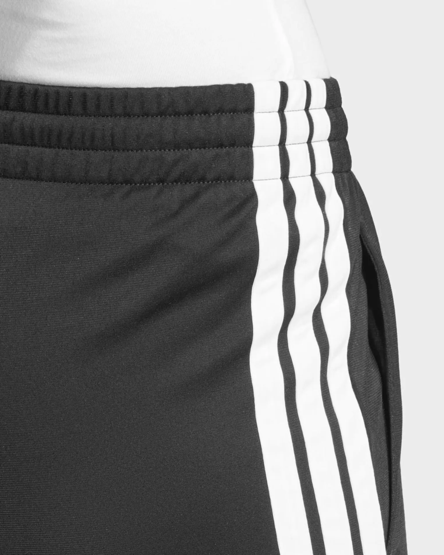 ADIDAS -PANTALONI DA TUTA DONNA NERI CON 3 BANDE BIANCHE ESSENTIALS TRICOT 3-STRIPES - JF3383