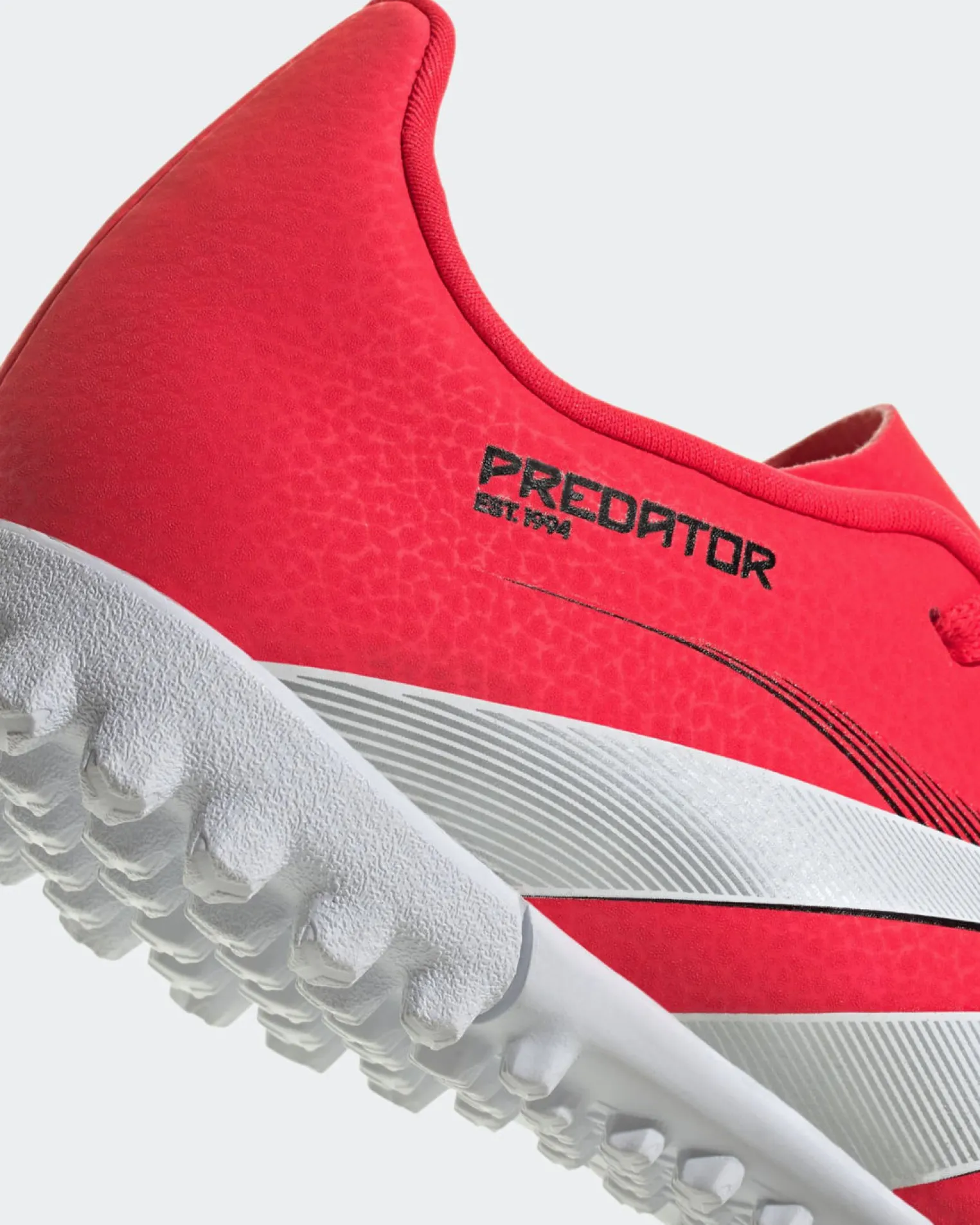 ADIDAS- SCARPA DA CALCETTO PREDATOR CLUB TURF ROSSA-BIANCA DA RAGAZZO ID3805