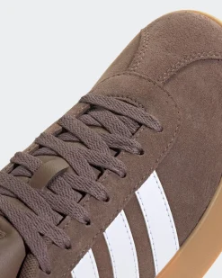 ADIDAS - SNEAKERS VL COURT 3.0 MARRONI CON DETTAGLI BIANCHI  DA UOMO, JR2223