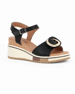DIVAS - Sandalo nero con dettaglio metallico a cerchio sulla fascia frontale, zeppa 6CM