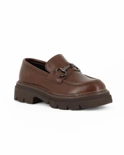 LOLA - Mocassino marrone con morsetto e suola track