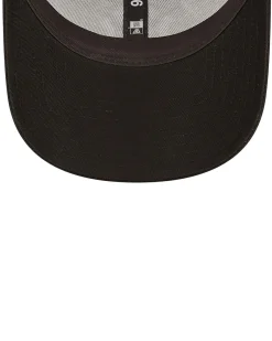 NEW ERA - Cappello nero regolabile con logo bianco e pannello posteriore in mesh - 9 FORTY