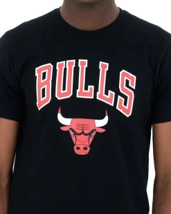 NEW ERA - T shirt girocollo nera in cotone con logo Chicago Bulls