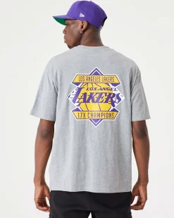 NEW ERA - T shirt oversize fit grigia in cotone con logo Lakers anteriore e posteriore
