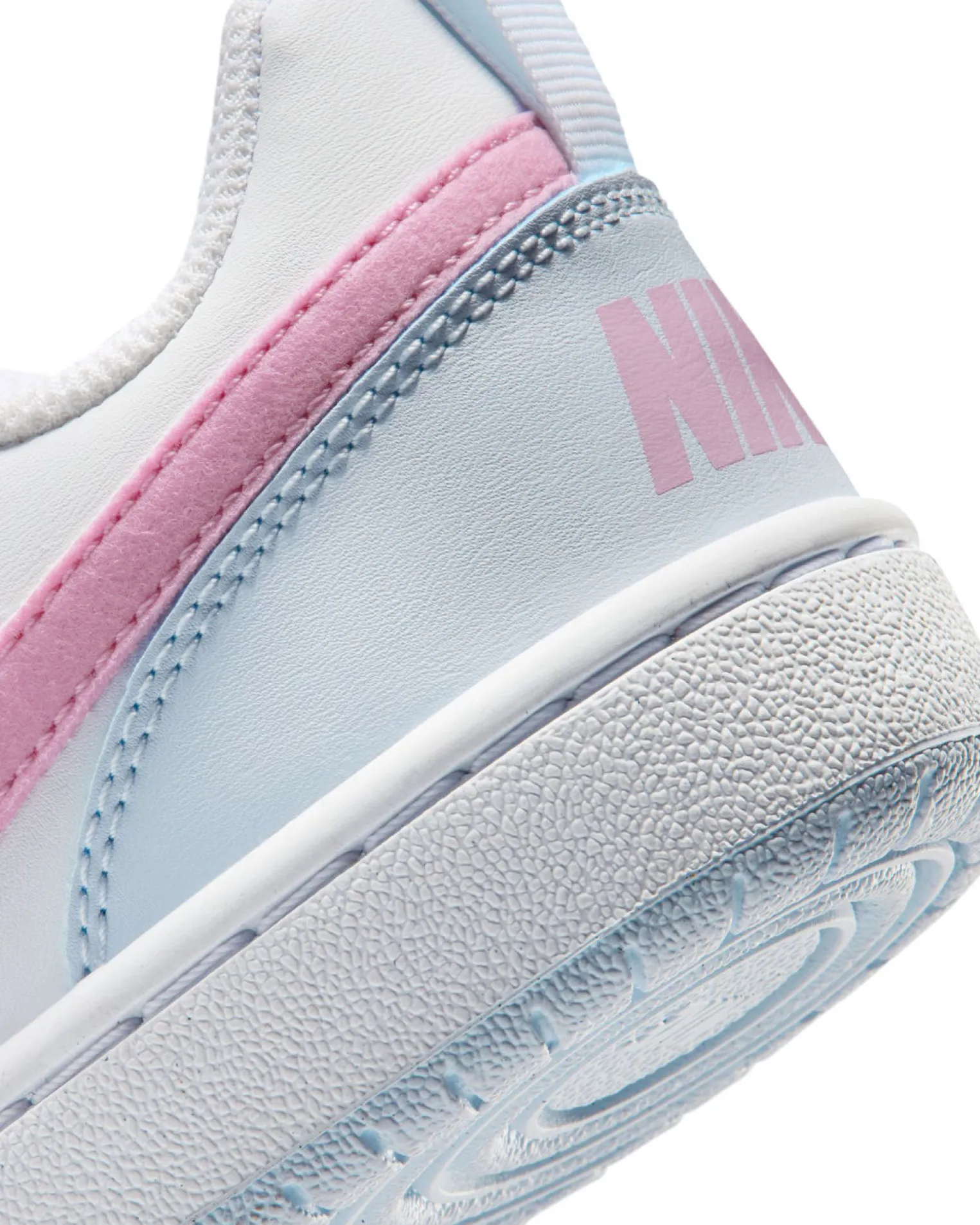 NIKE - SNEAKERS JUNIOR COURT BOROUGH LOW ESSENTIAL+ GS BIANCA, CELESTE E ROSA, DAL 36 AL 40, IQ2725/101