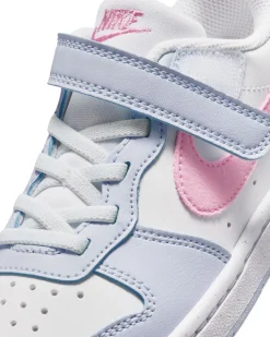 NIKE - SNEAKERS KIDS COURT BOROUGH LOW ESSENTIAL+ GS  BIANCA, CELESTE E ROSA, DAL 28 AL 35, IQ2726/101