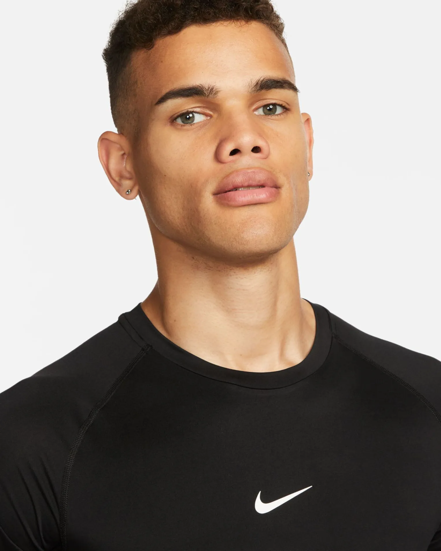 NIKE – T-SHIRT DA ALLENAMENTO PRO NERO DA UOMO – FB7932/010
