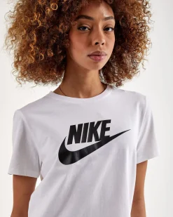 NIKE – T- SHIRT DA DONNA SPORTSWEAR ESSENTIALS BIANCA – DX7906/100