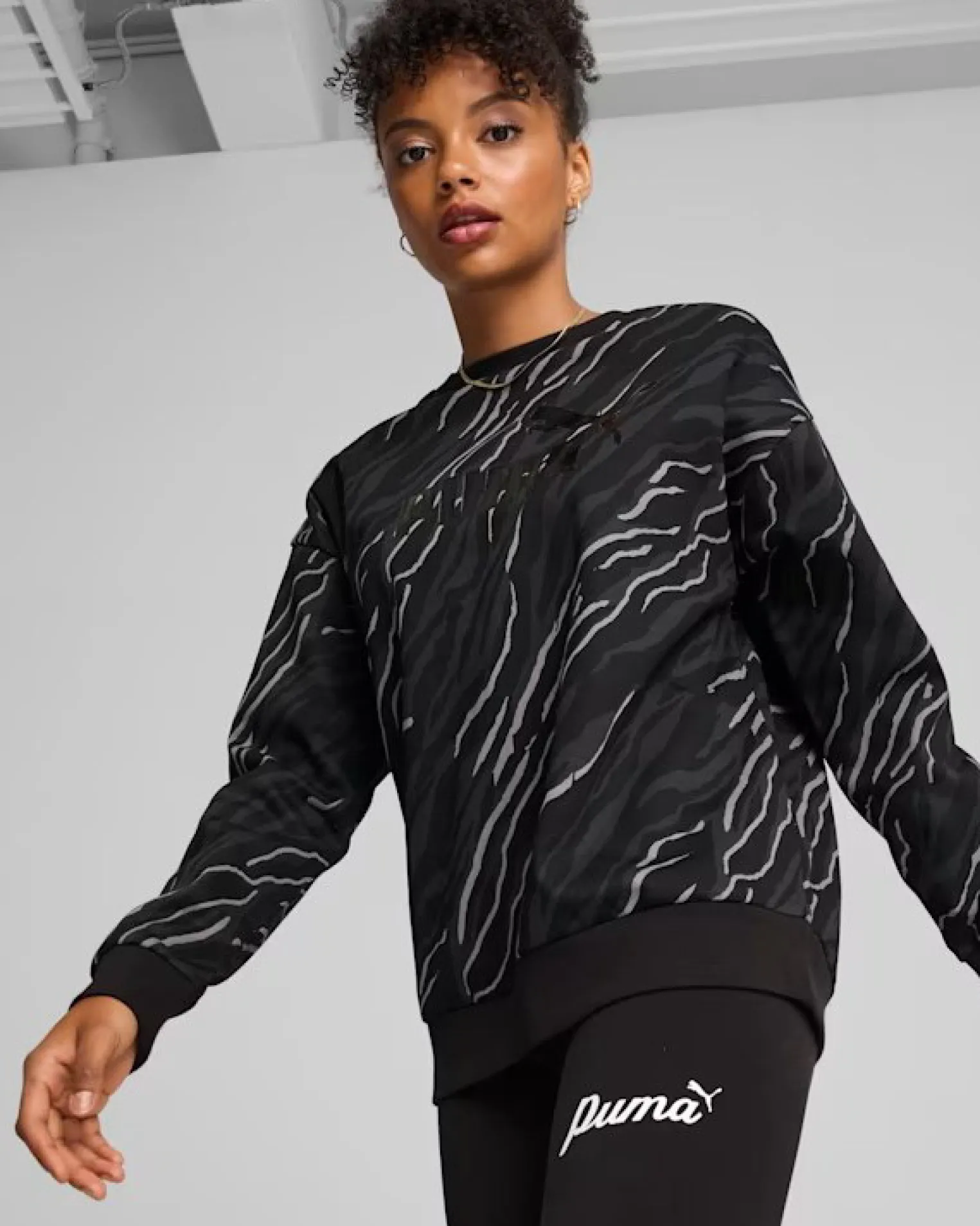 SWEAT ESS+ANIMAL AOP CREW FL BLACK