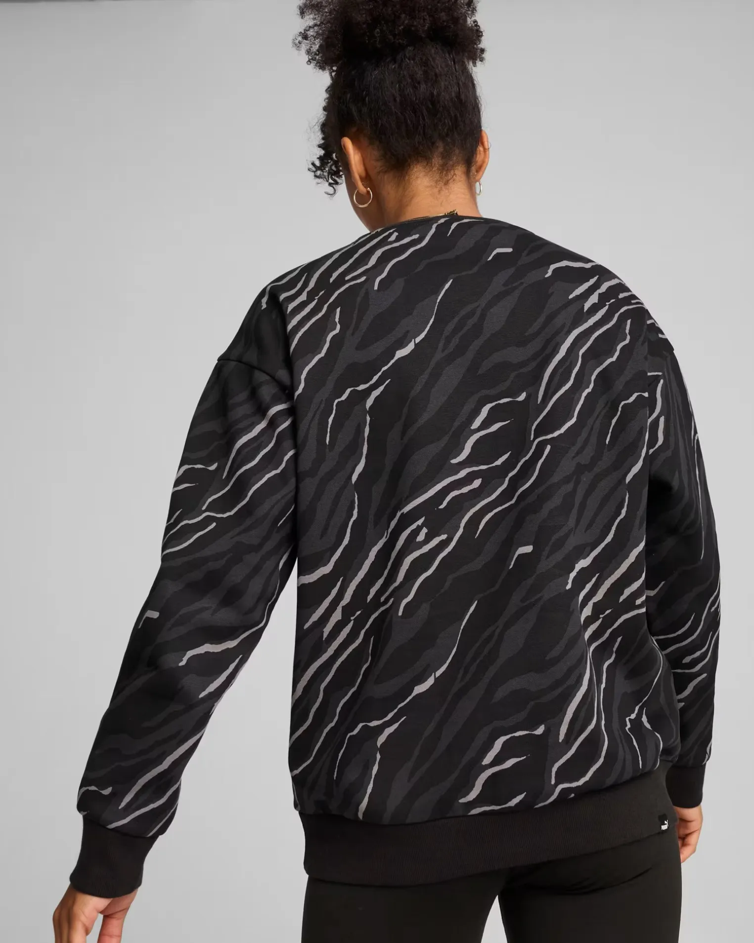 SWEAT ESS+ANIMAL AOP CREW FL BLACK
