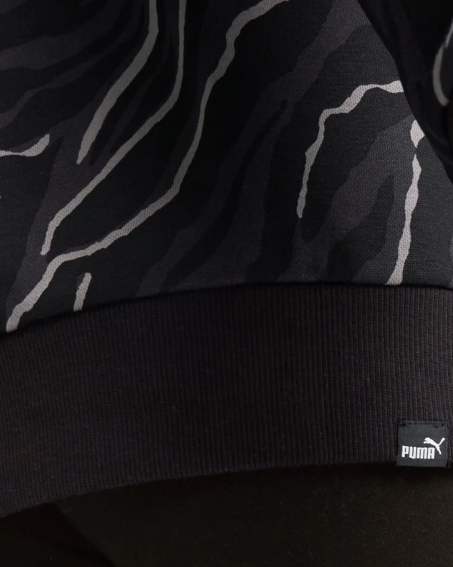 SWEAT ESS+ANIMAL AOP CREW FL BLACK