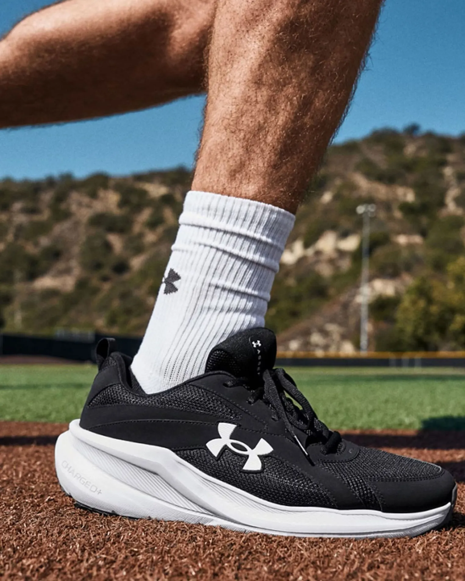 UNDER ARMOUR - SNEAKERS UA ASSERT 11 NERE DA UOMO, 6006723_0001