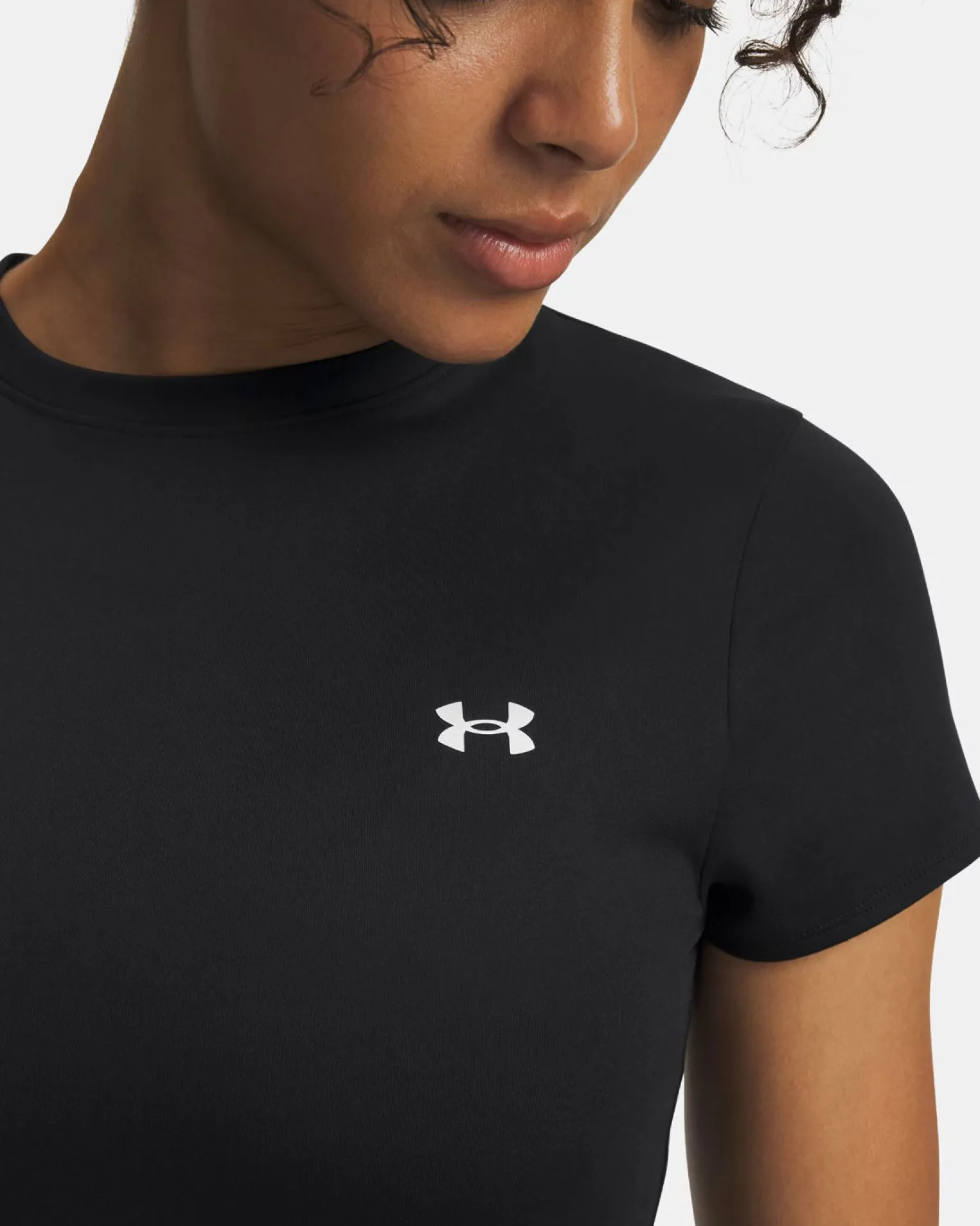 UNDER ARMOUR -T-SHIRT MEZZA MANICA UMOTION FITTED SS EMEA NERA DA DONNA, 6012291_0001