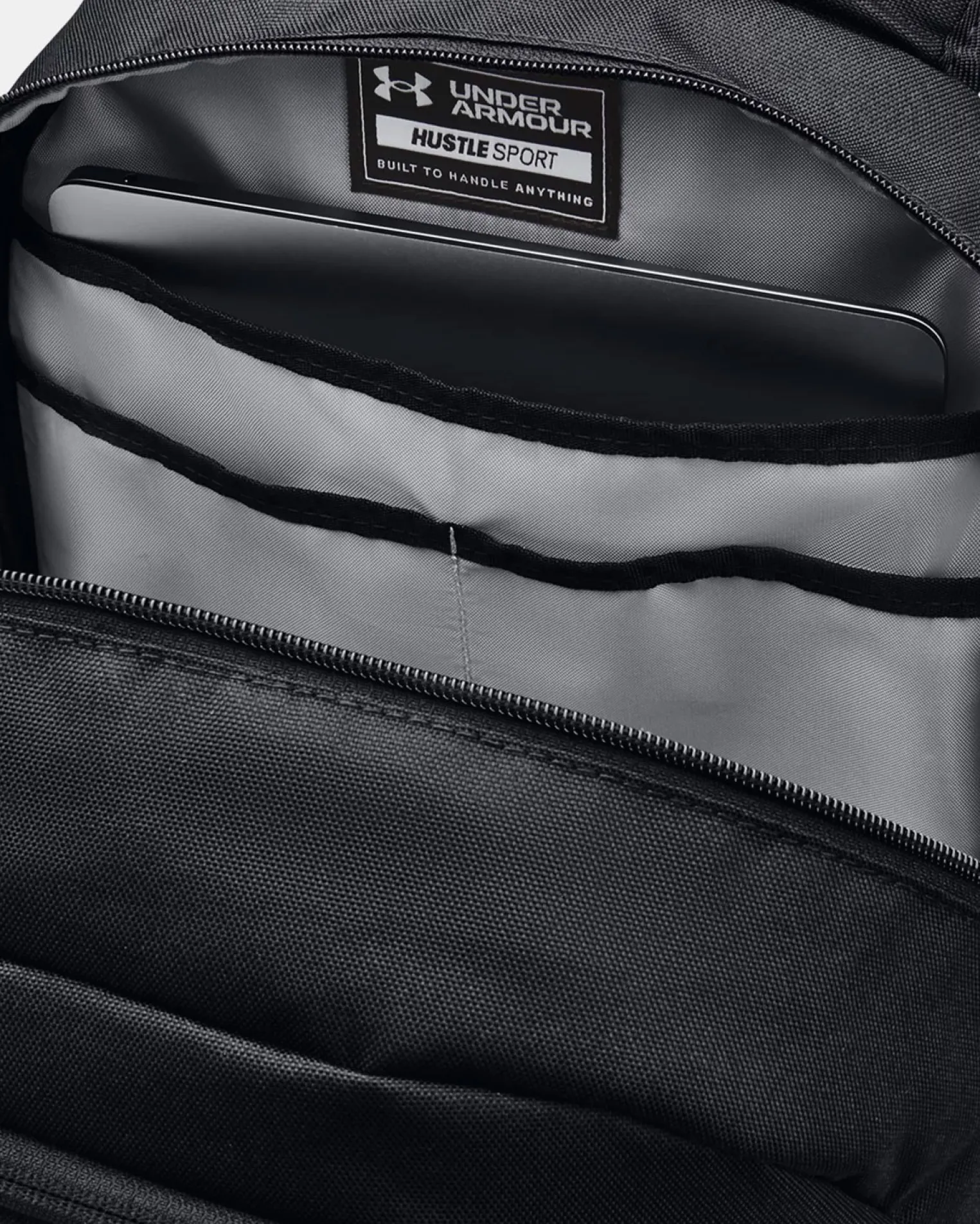 UNDER ARMOUR - Zaino nero idrorepellente con scomparto per laptop
